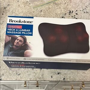 NWT ⭐️ NEW Brookstone Black Shiatsu Massage Pillow